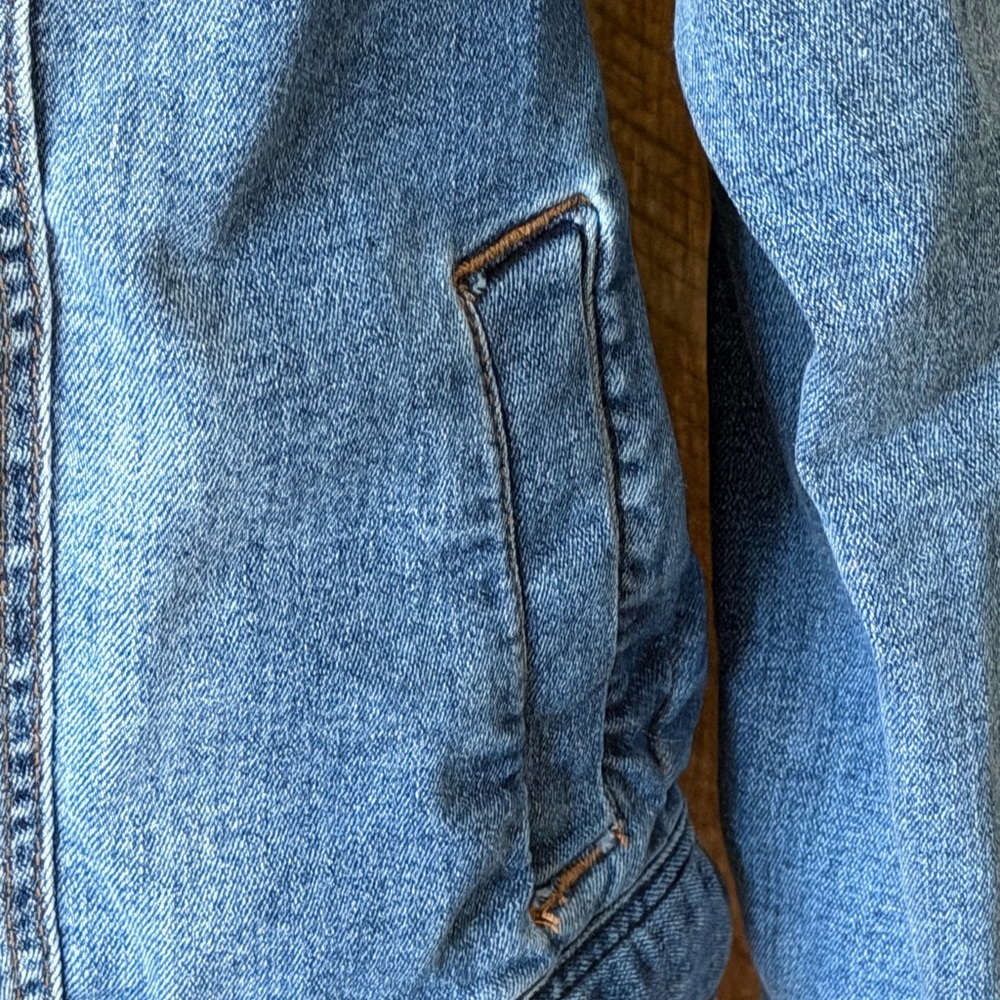 Celebrity Pink Denim Blue Women's Jacket - Picture 6 of 16